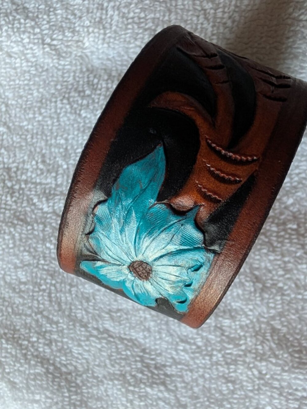 Hand Tooled Carved and Painted Leather Bracelet - Picture 7 of 8